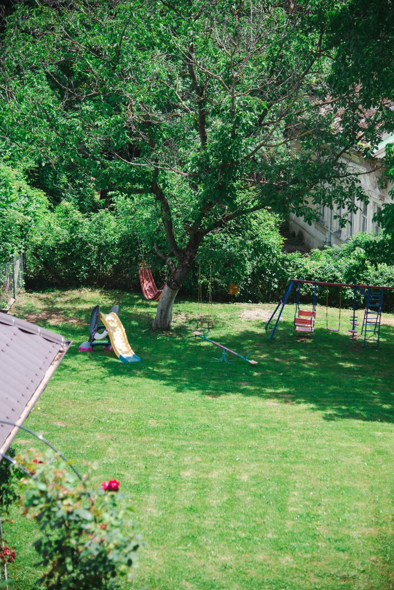 Apartmani Maslacak Vrdnik Exterior photo