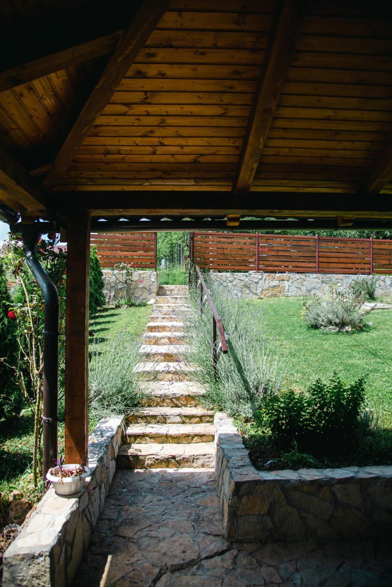 Apartmani Maslacak Vrdnik Exterior photo
